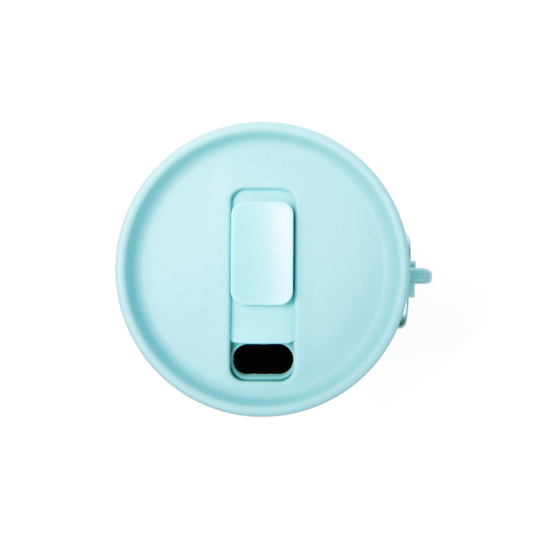 Haut de la bouteille d'eau bleue