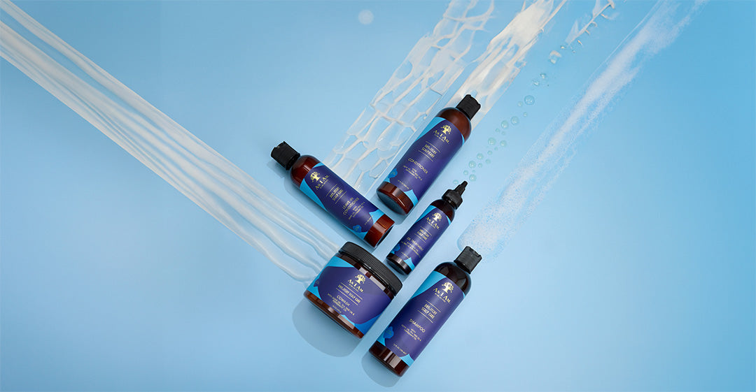 Une collection de produits de soins du cuir chevelu As I Am Dry & Itchy, conçus pour apaiser et soulager les cuirs chevelus secs, les démangeaisons et les pellicules. Infusée d'huile d'olive et d'huile d'arbre à thé, cette collection aide à hydrater, à réduire les pellicules et à promouvoir un cuir chevelu sain tout en gardant les cheveux doux et hydratés. Idéale pour tous les types de cheveux, en particulier les cheveux frisés et bouclés.