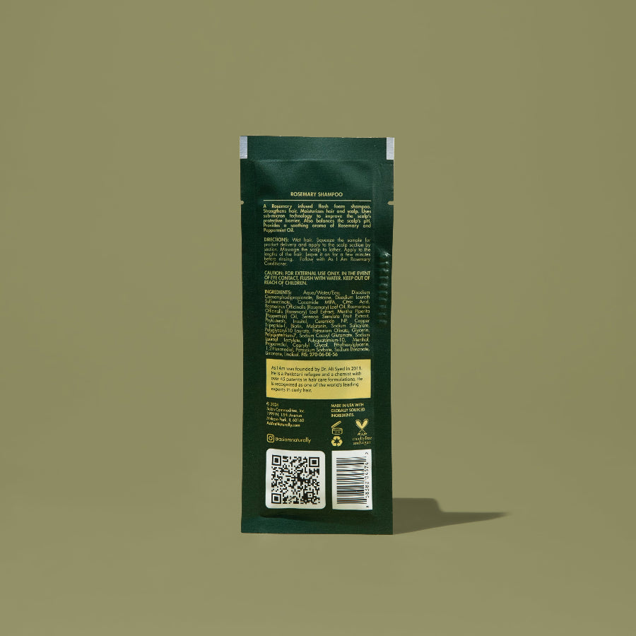 Le shampooing AS I AM au romarin, en sachet de 1 oz, a une texture légère. Il est formulé pour revigorer le cuir chevelu, favoriser la croissance des cheveux et nettoyer en douceur tout en renforçant les cheveux et en prévenant les cassures.