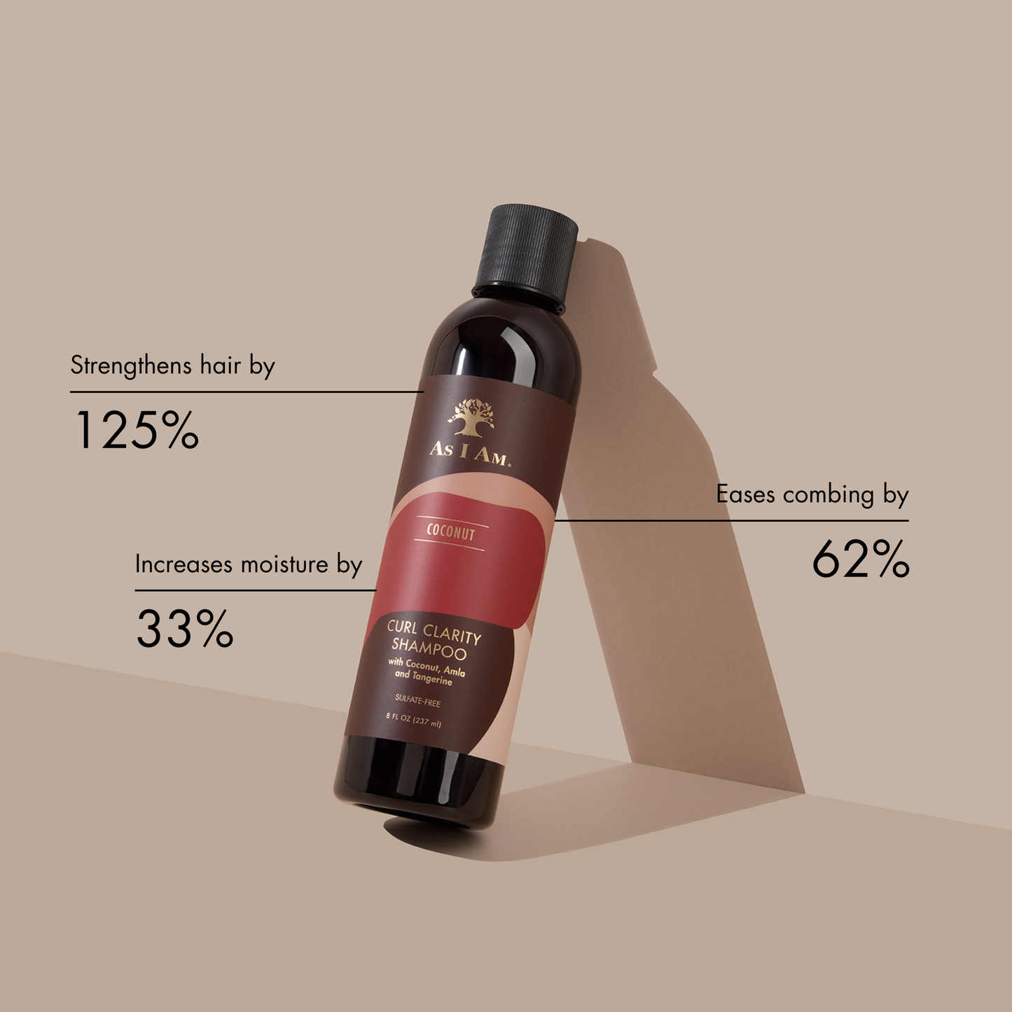 Flacon de shampooing avec logo de marque sur fond beige