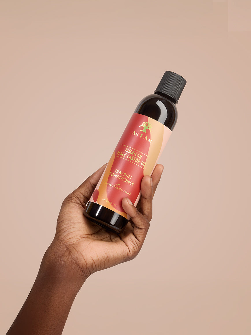 texture crémeuse et riche, conçue pour hydrater, démêler et renforcer les cheveux pour une meilleure maniabilité et un meilleur soutien à la croissance.