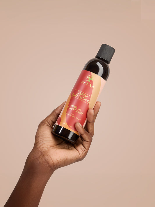 texture crémeuse et riche, conçue pour hydrater, démêler et renforcer les cheveux pour une meilleure maniabilité et un meilleur soutien à la croissance.