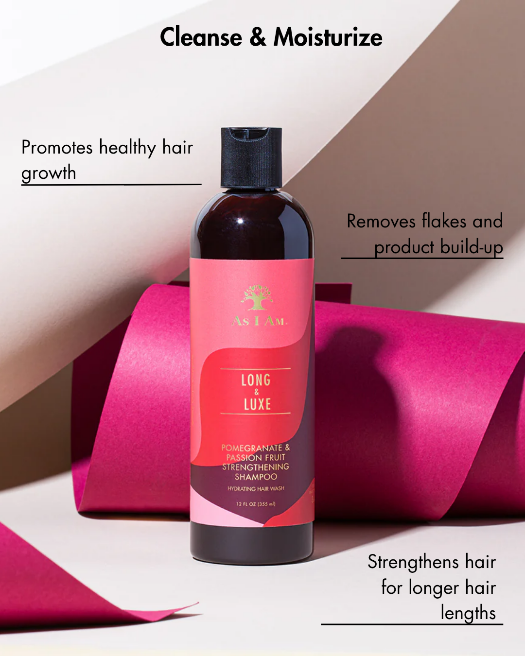 Bouteille de shampoing avec étiquette rose sur fond géométrique
